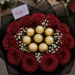 Ramo Amor con 12 Rosas y 12 Ferrero